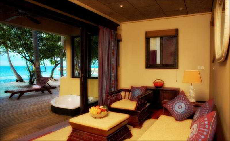 هتل J Resort Alidhoo