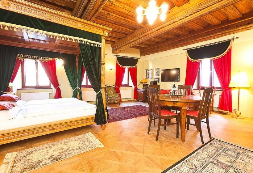 هتل Krčínův Dům