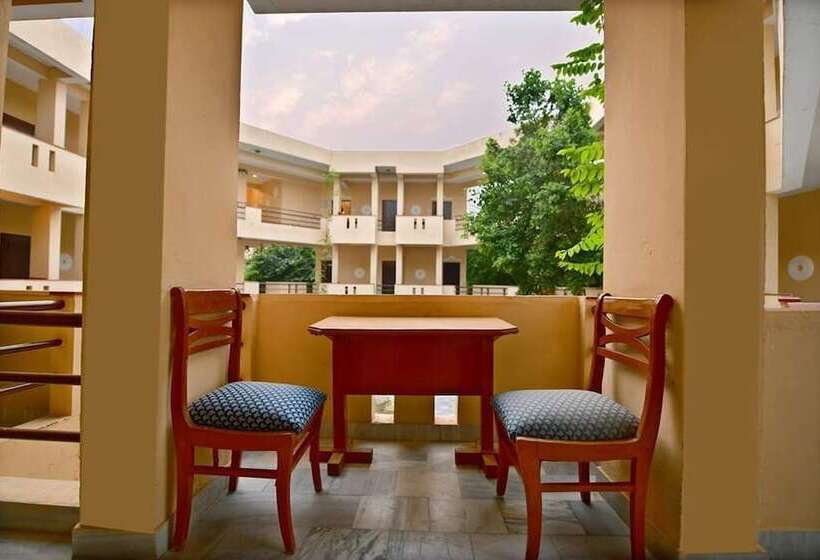 فندق Kadamb Kunj Resort   Bharatpur