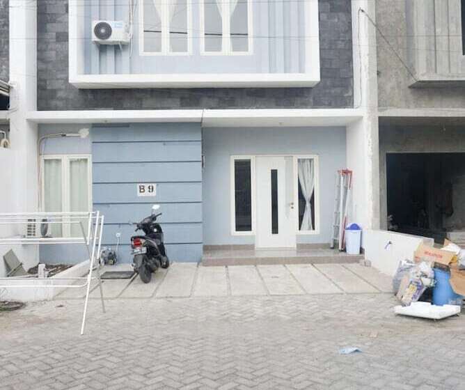 پانسیون Surabaya Homey Near Airport