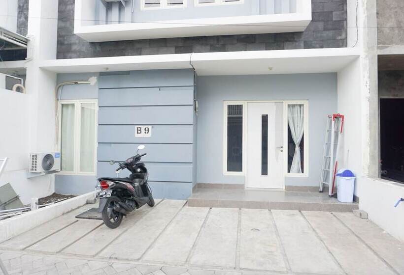 پانسیون Surabaya Homey Near Airport