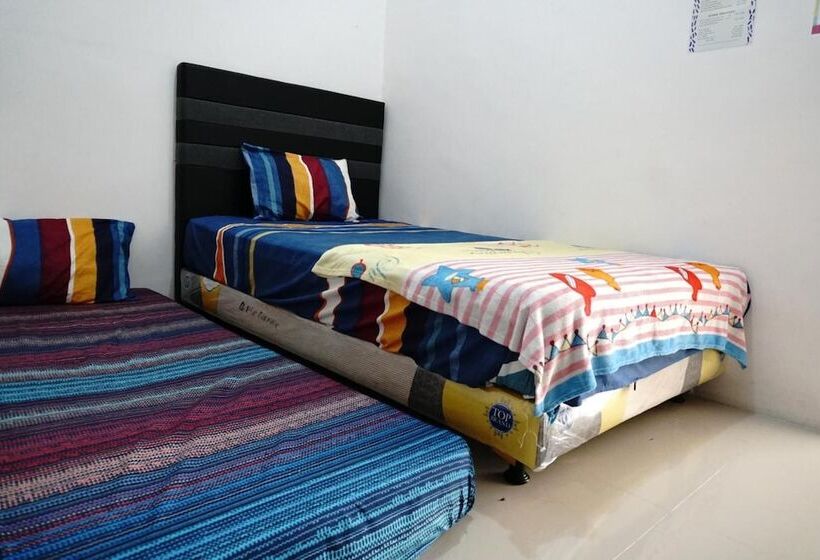 پانسیون Surabaya Homey Near Airport