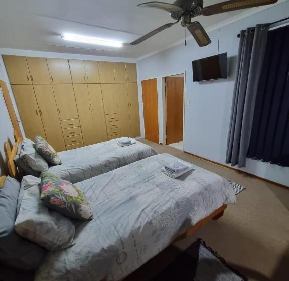 مبيت وإفطار Emani Guest House