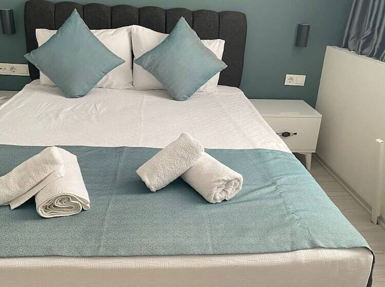 Hadrians Tower Apart Otel