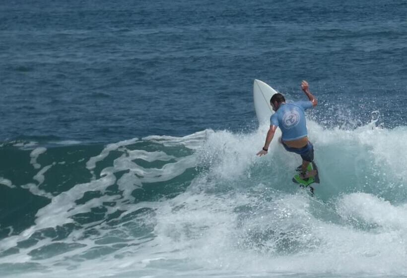 Llanes Surfcamp & Hostel