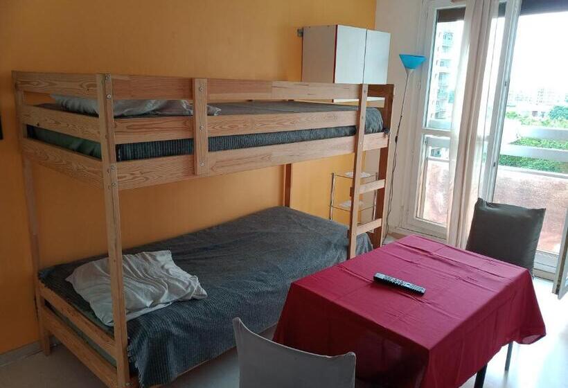پانسیون Room In Guest Room   Chambre Dhote Sur Parispantin