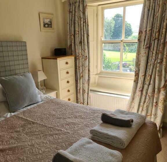 Bed and Breakfast Home From Home In Linton