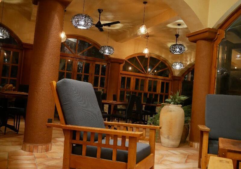 هتل Casa Ceiba Huatulco   Adults Only