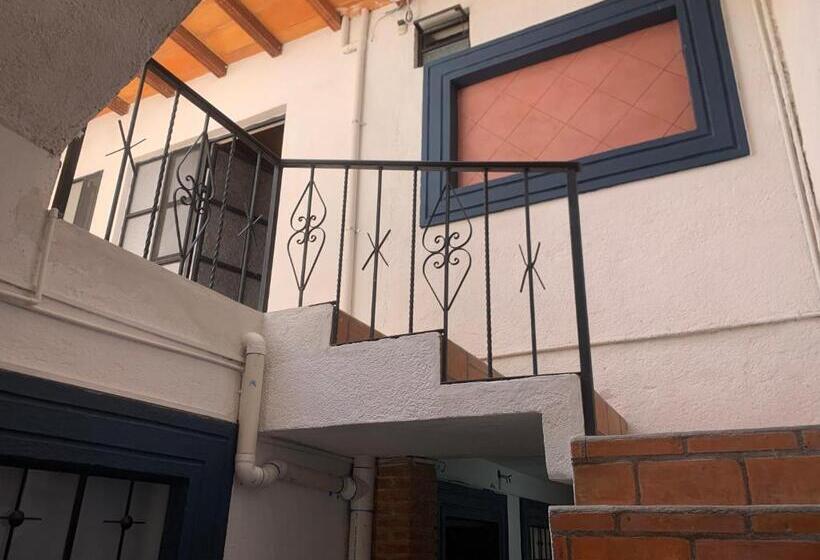 هتل & Hostal Santuario