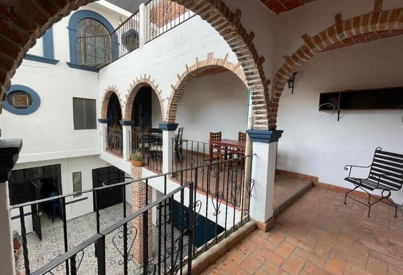 هتل & Hostal Santuario