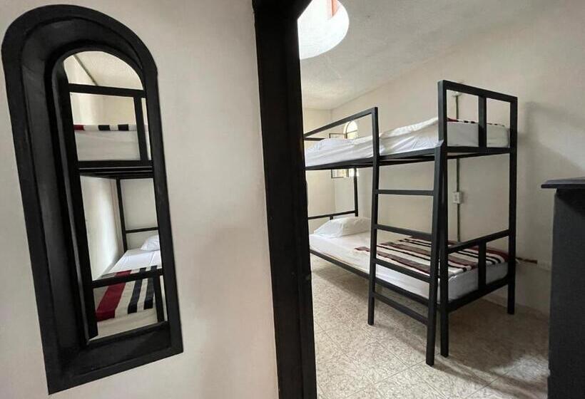 هتل & Hostal Santuario