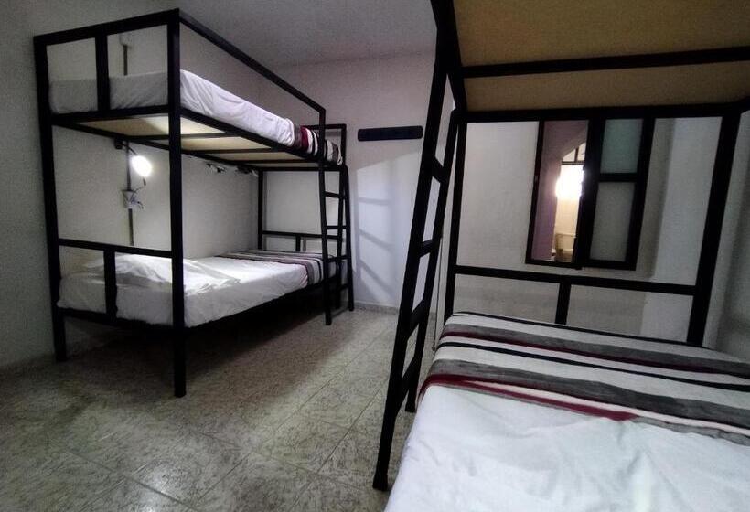 هتل & Hostal Santuario