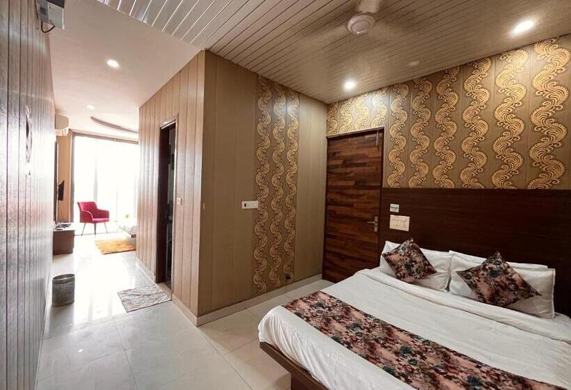 فندق The Pearl Grand, Top Rated & Most Awarded Property In Chandigarh