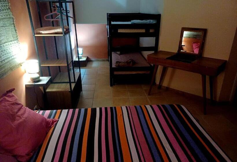 Пансион Chambre D Hôte La Cicala
