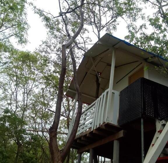 Roccia Hill Resort