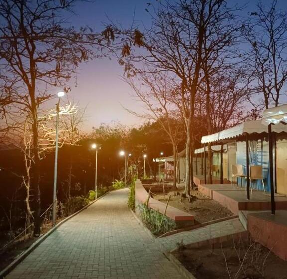 Roccia Hill Resort