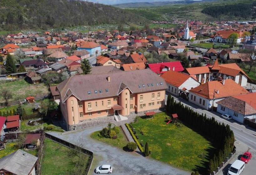 تختخواب و صبحانه Pensiunea Praid   Parajd Panzió