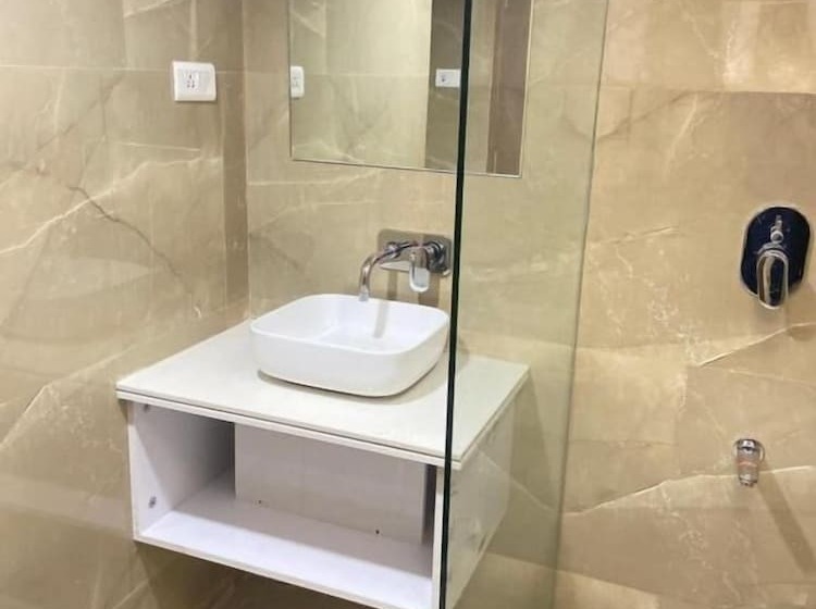 فندق High Rise Regency