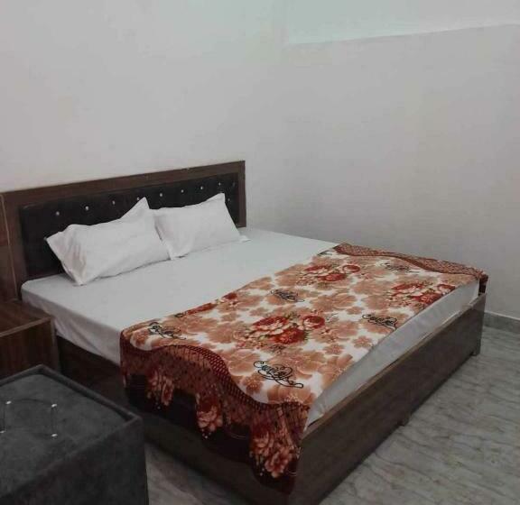 هتل Oyo Flagship 8154 Green Golden Guest House
