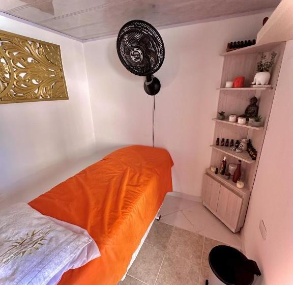 پانسیون The View Hostel & Lounge