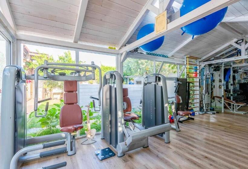 پانسیون Villa Eden   Wellness Oasis With Pool And Gym