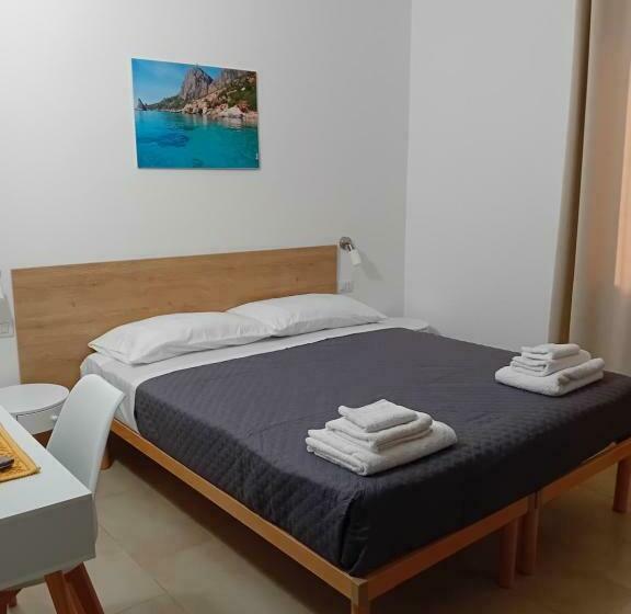 Общежитие Eliseo S Rooms