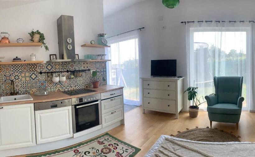 צימר Backyard Cottage