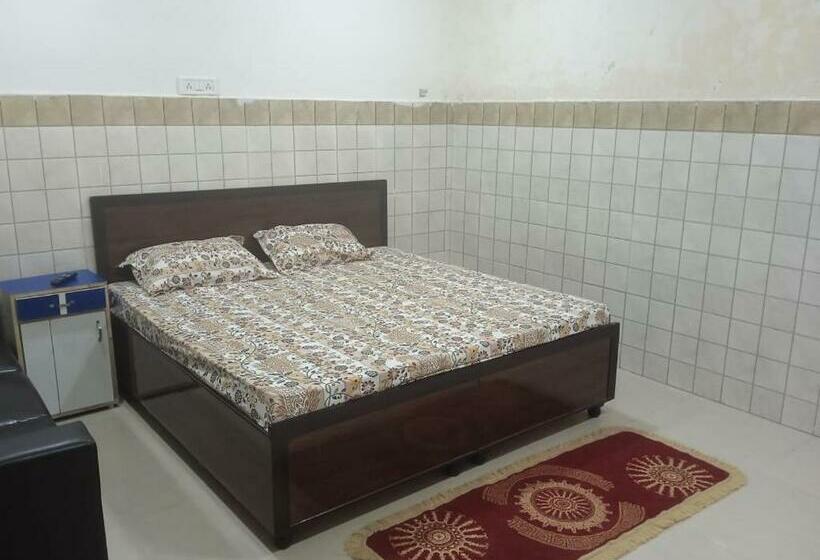 Пансион Guru Kirpa Guest House