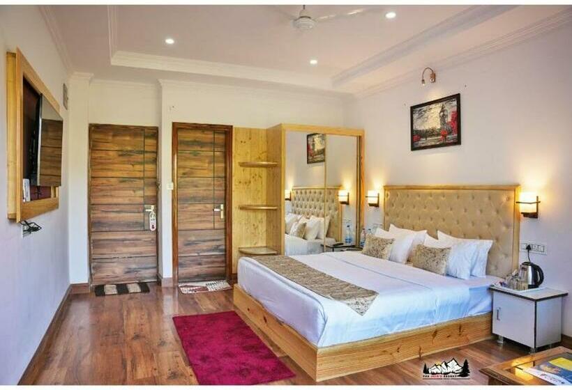 فندق The Jains Resort