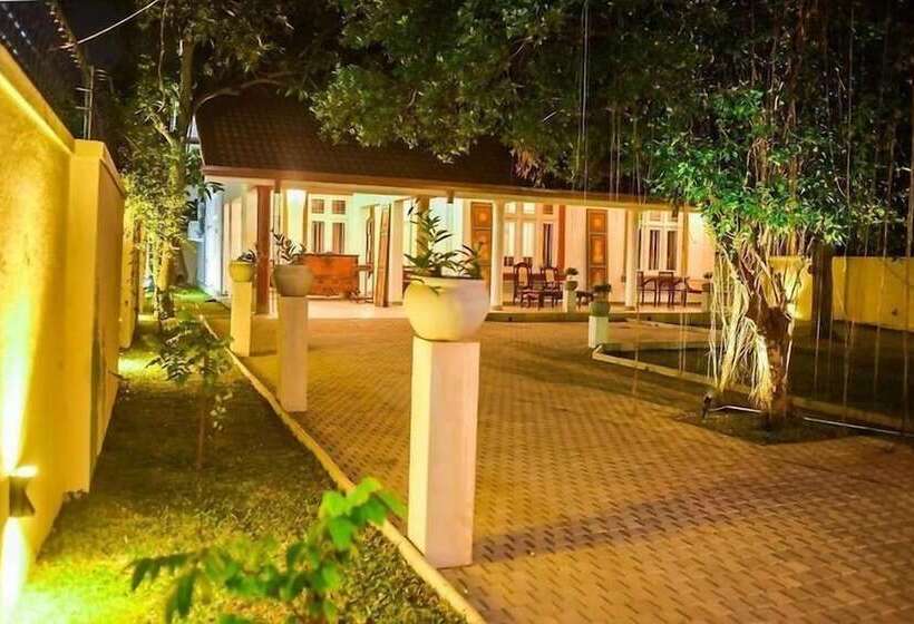 پانسیون Ace Boutique Airport