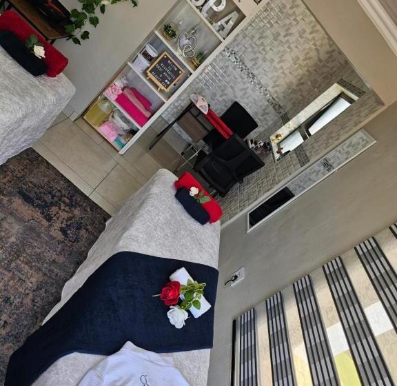 住宿加早餐  Regorogile Guest House Spa And Conference