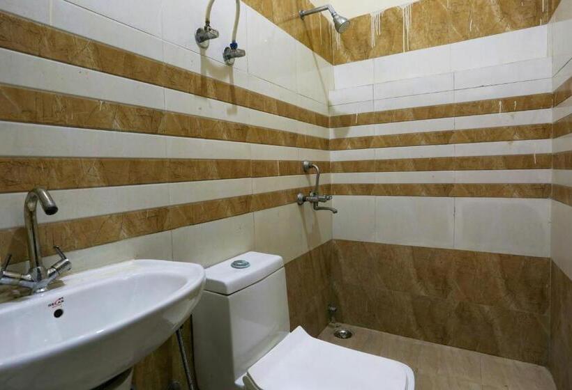 בית מלון כפרי Oyo Hello Home