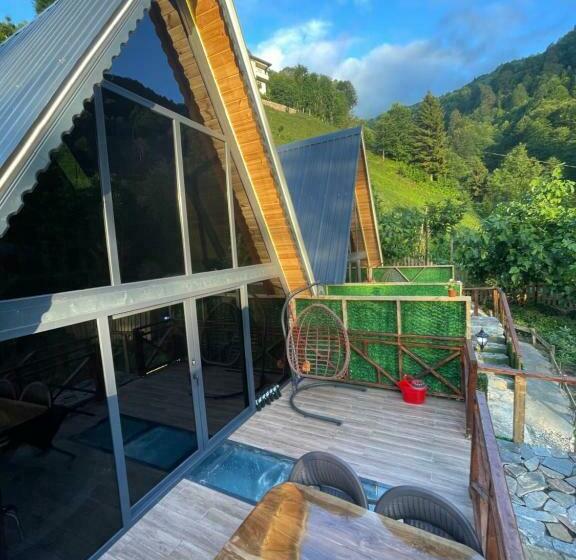 ベッドアンドブレックファースト Waterfallbungalow