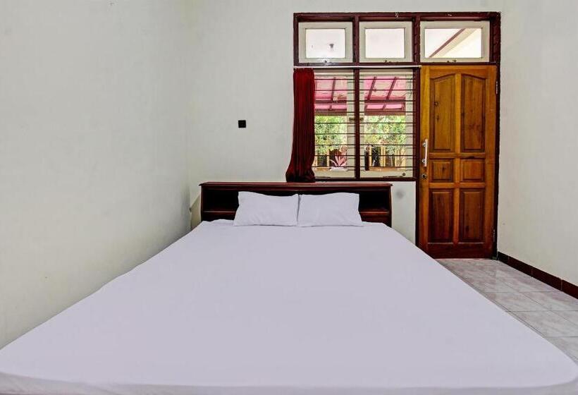 酒店 Oyo 92710 Losmen Tjabe Merah