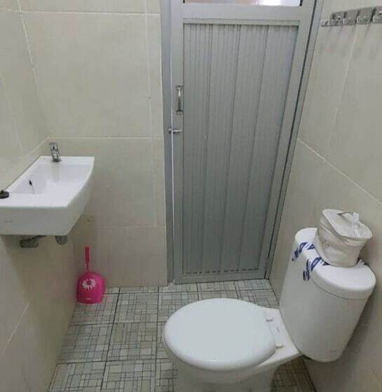فندق Spot On 92777 Leheran Homestay Near Chr Farm