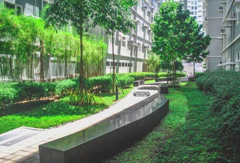 פנסיון Room In Condo   Butler S Bnb A Trees Residences Qc Phil