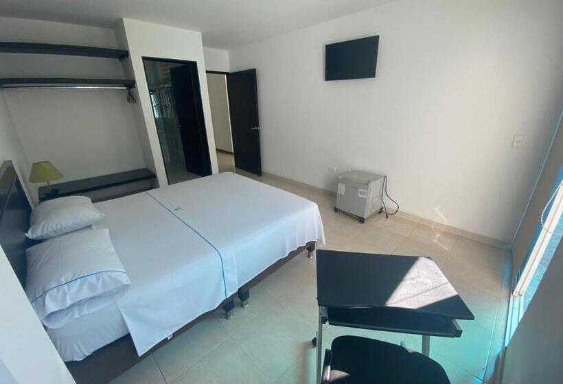 هتل Torres Del Llano