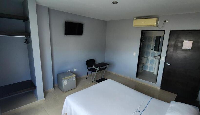 هتل Torres Del Llano