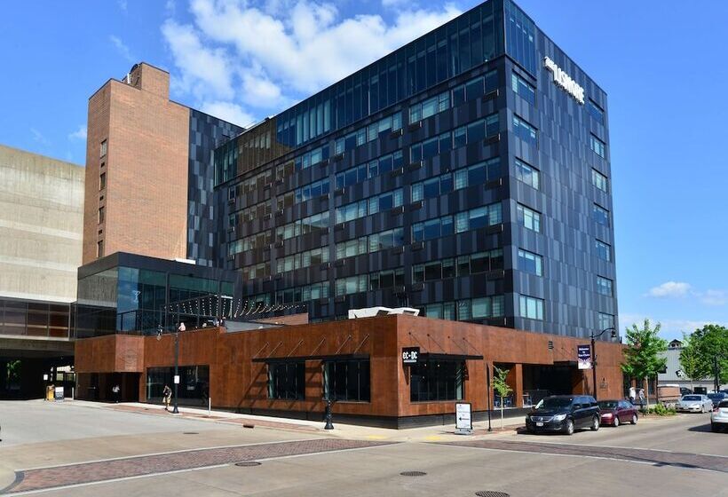 هتل The Lismore Eau Claire   A Doubletree By Hilton