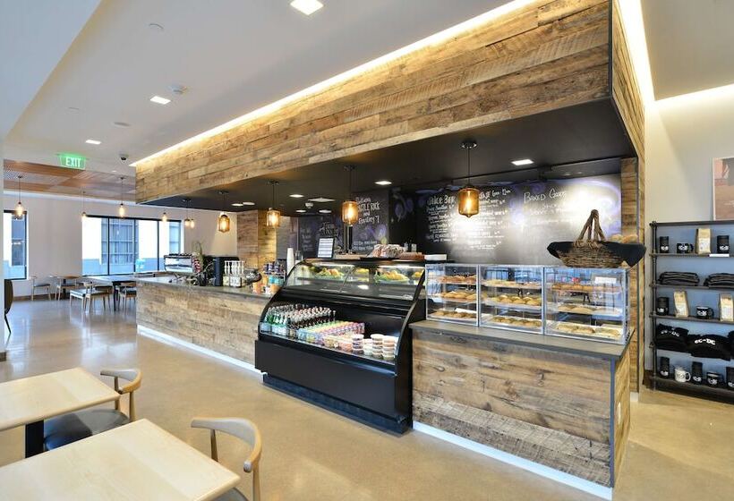 هتل The Lismore Eau Claire   A Doubletree By Hilton