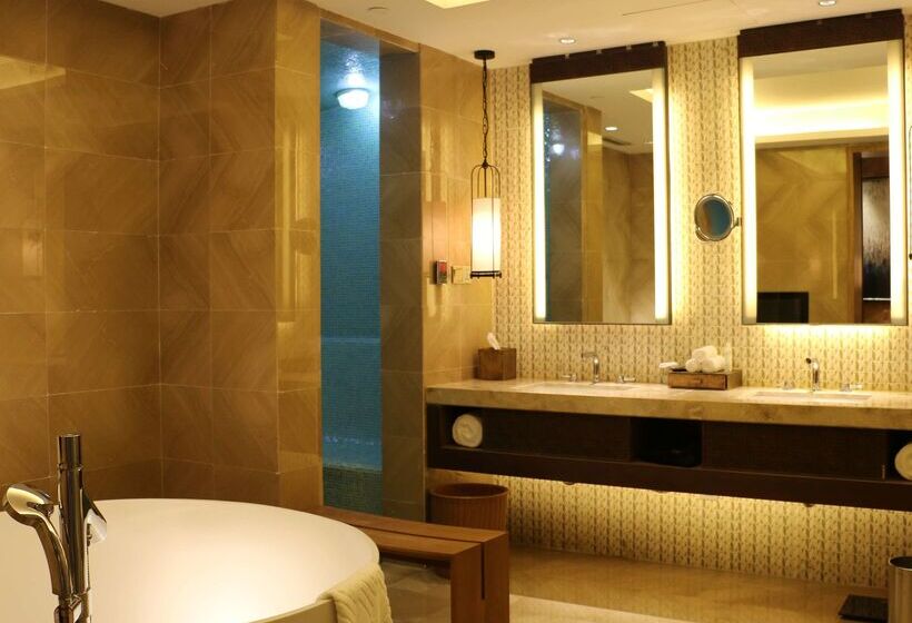 בית מלון כפרי Doubletree Resort By Hilton Hainan Chengmai