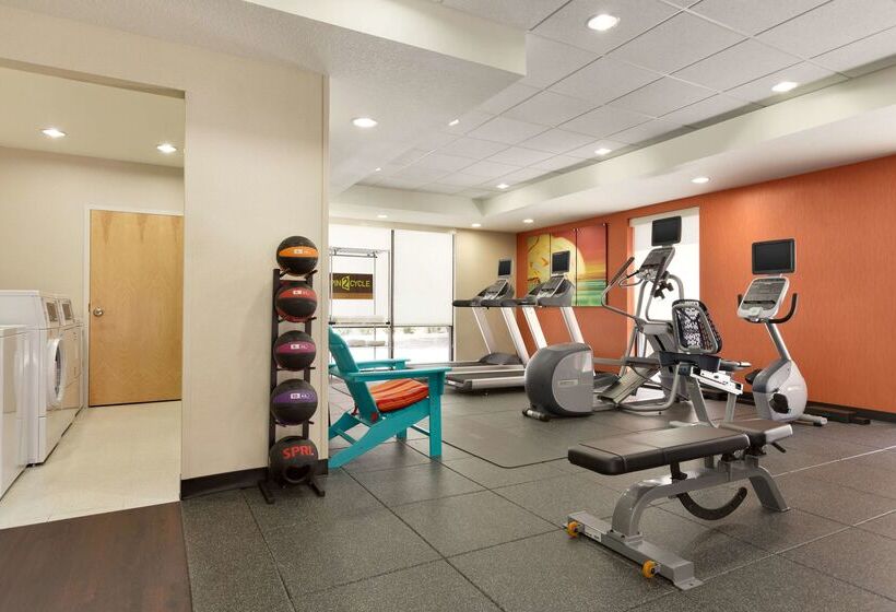 בית מלון כפרי Home2 Suites By Hilton Gainesville Medical Center