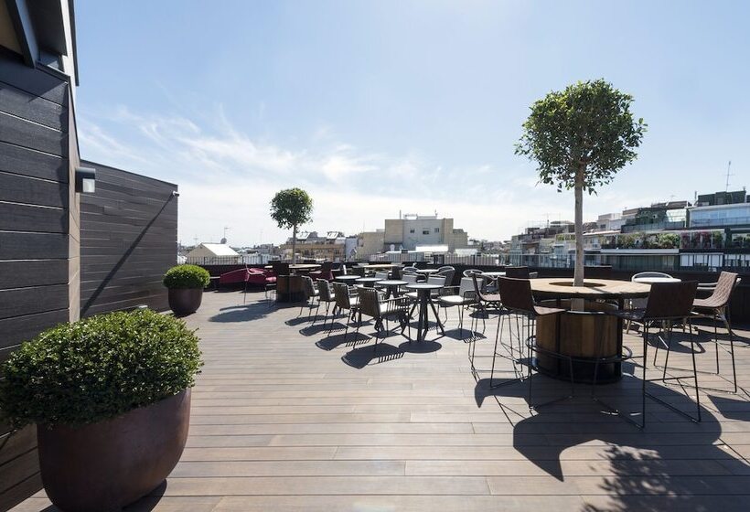 Отель The Corner