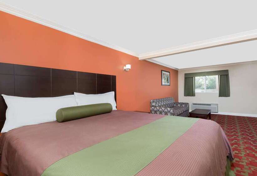 בית מלון כפרי Travelodge Inn & Suites By Wyndham Bell Los Angeles Area