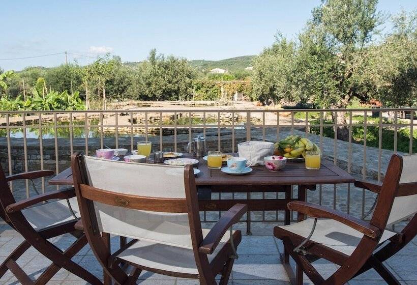 בית מלון כפרי Zoe Seaside Resort