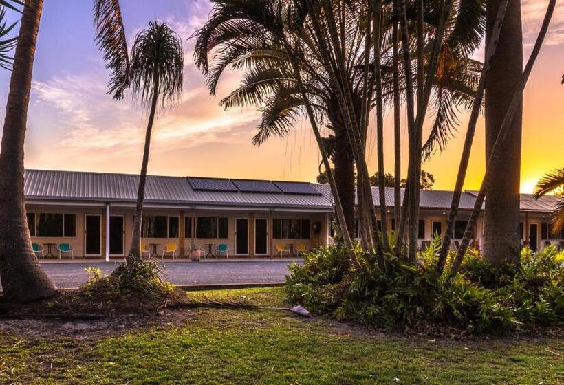 Tin Can Bay Motel