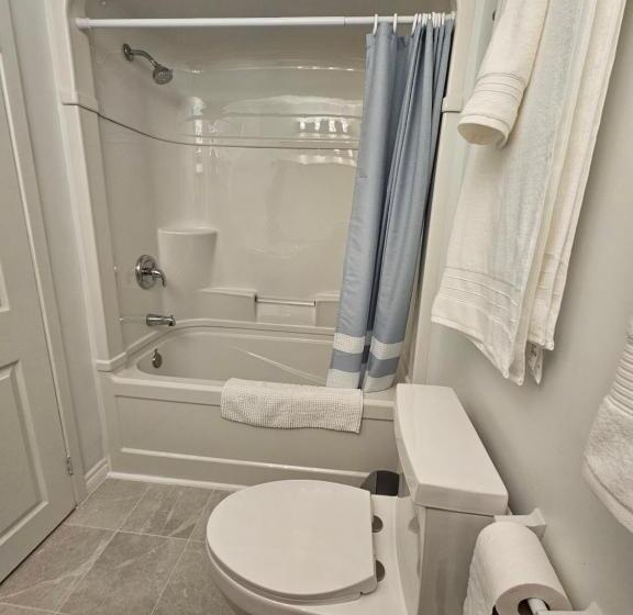 تختخواب و صبحانه Sunflower Guest Suites