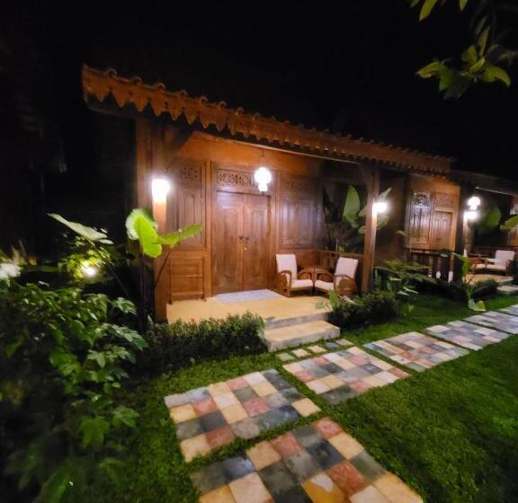 La Tavisa Hotel Borobudur