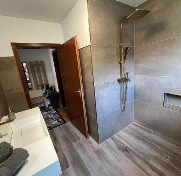 פנסיון Haus Haller 5