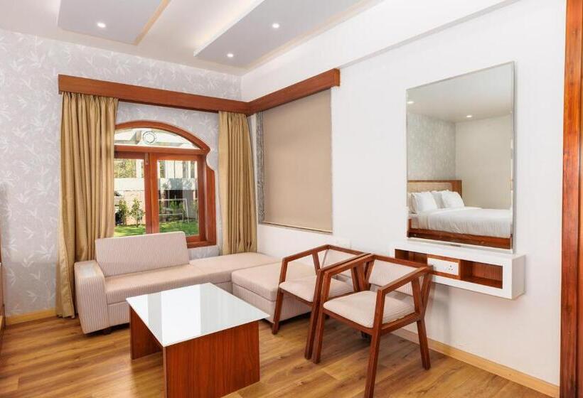 Urmilaa Green County Resort 35 Km From Kolhapur